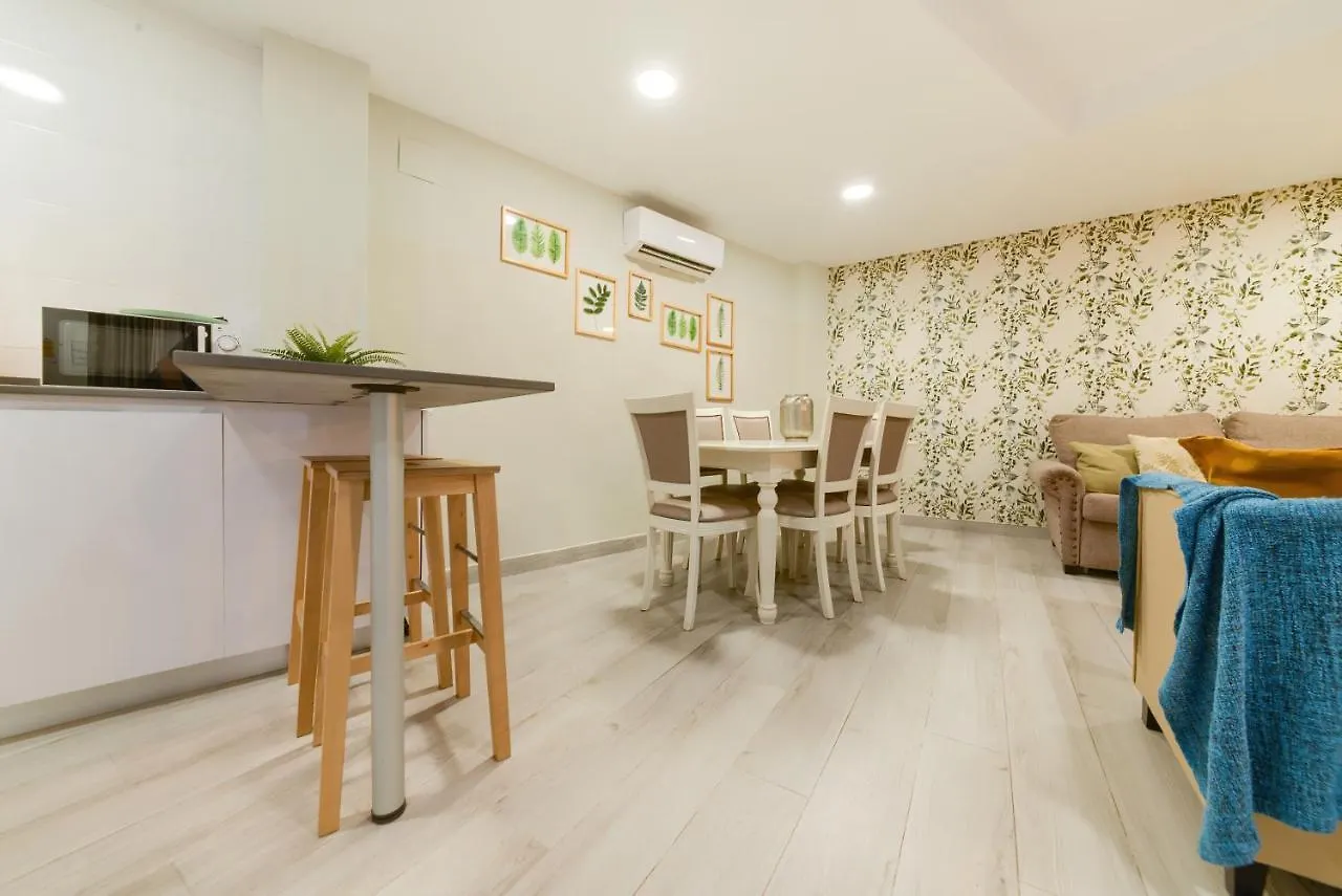 Holidays2Malaga Suites Apartment
