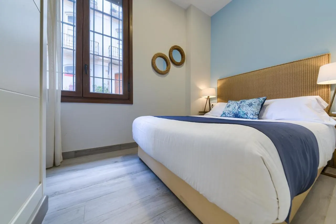 Apartment Holidays2Malaga Suites