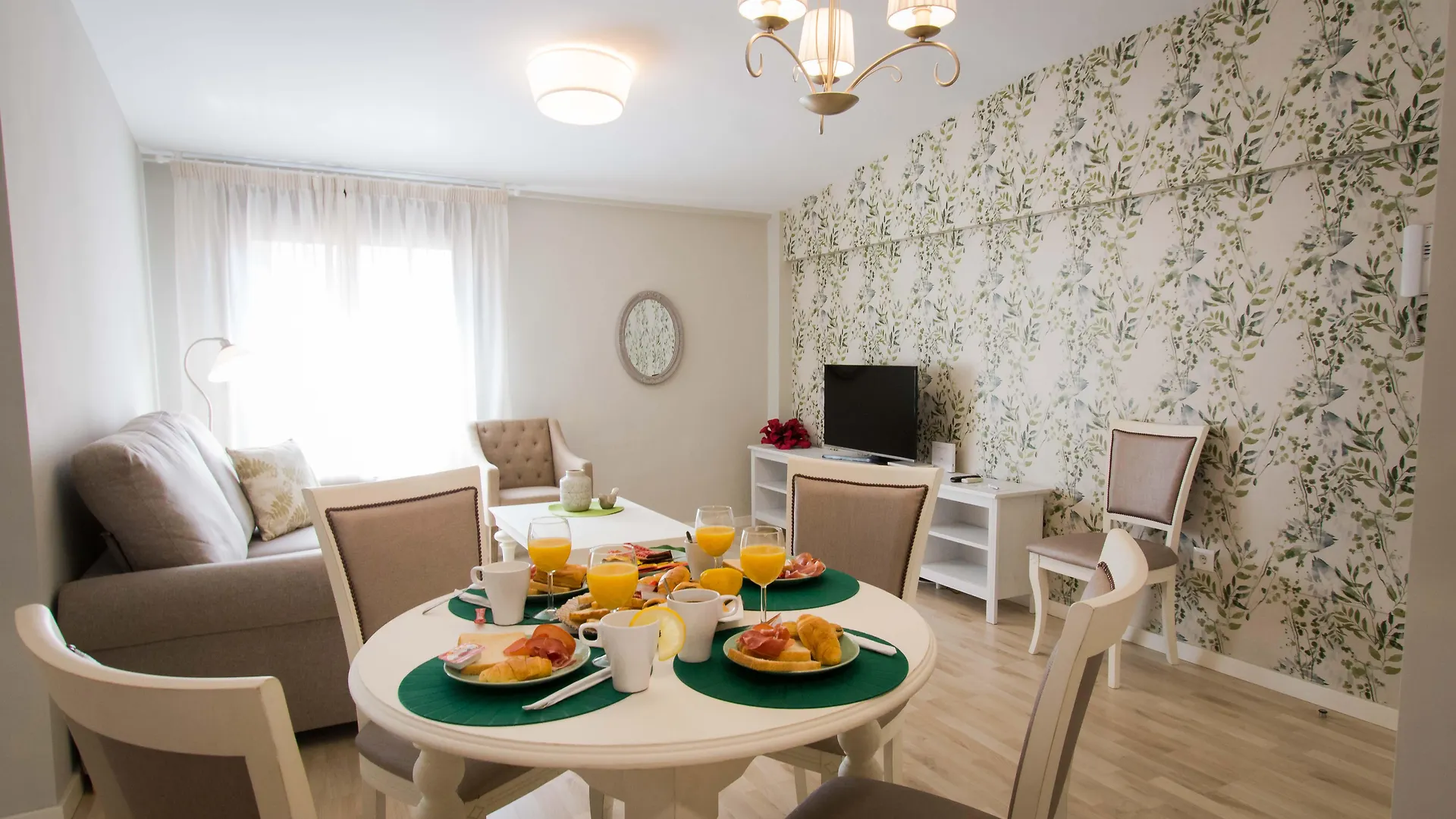 Holidays2Malaga Suites Spanien