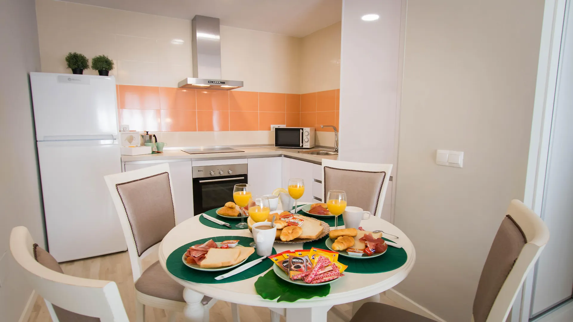 Holidays2Malaga Suites Apartment