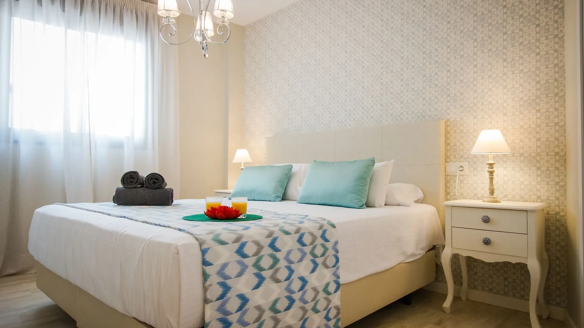 Holidays2Malaga Suites Apartment